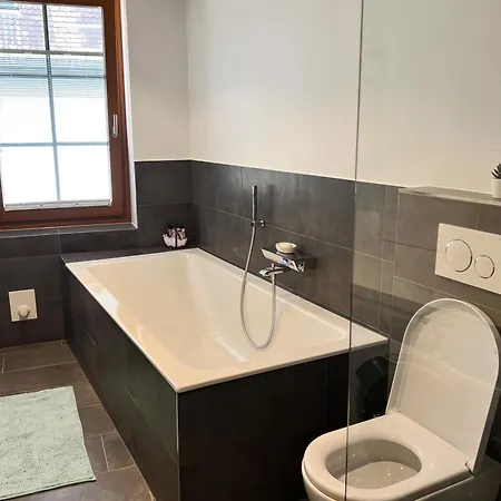 Uptown Jewel Apartment *