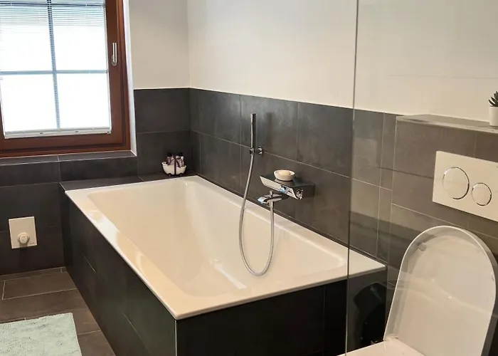 Uptown Jewel Apartment *